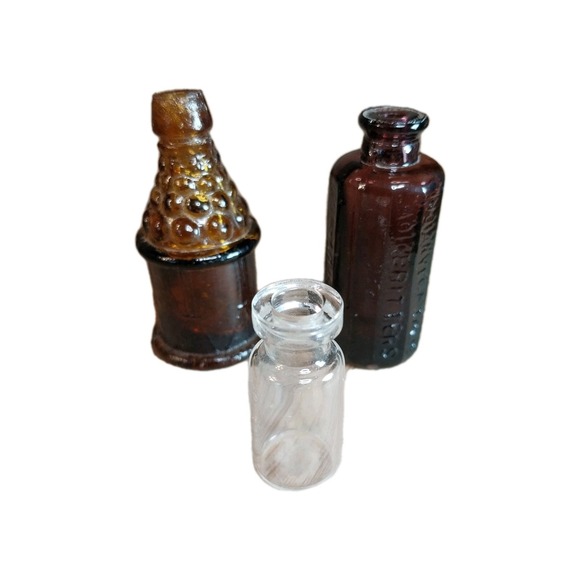 Vtg Lot Of 3 Miniature Bitters Bottles.Purple 2", Amber Wheaton 2", Clear 1 1/4" - Picture 14 of 14